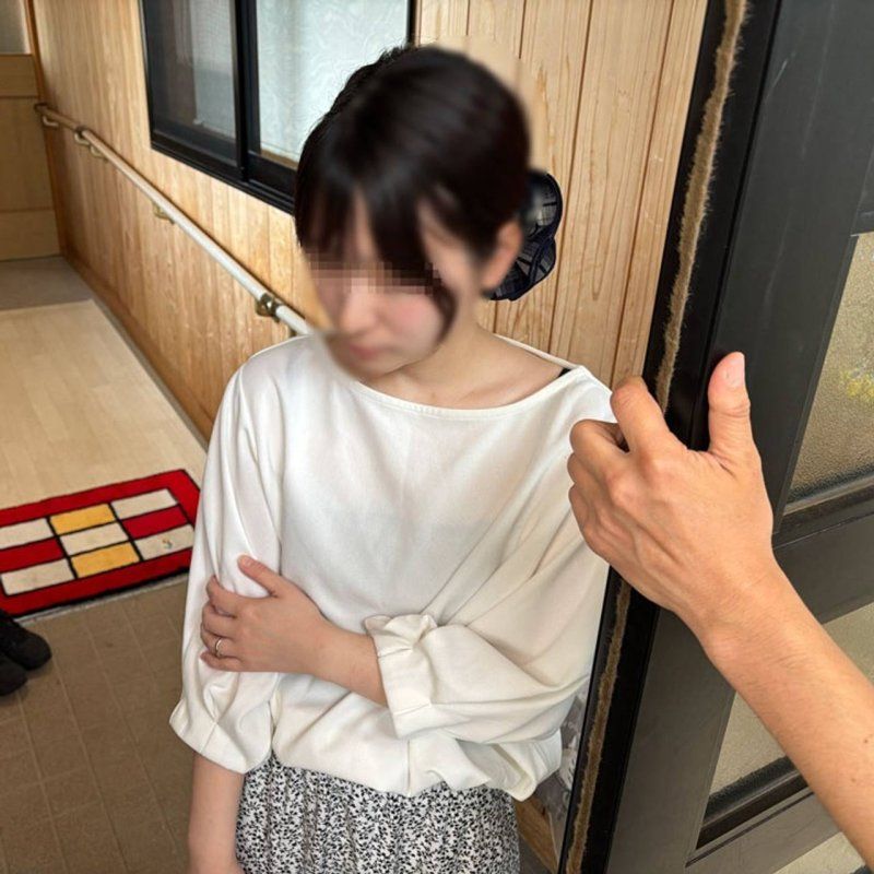 【個撮】一攫千金を狙い田舎暮らしを始めた家ゾㇰ。短絡的な旦那に振り回され、それでも身体を差し出し快楽に沈んでいく献身的な天然奥さん。どっちもどっちのフウフであった。